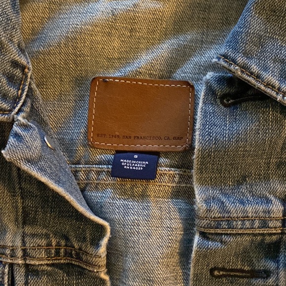 Vintage Gap Oversized Jean Jacket - Picture 2 of 5